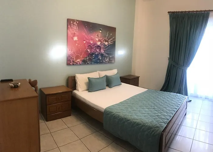 Stella Néos Marmarás