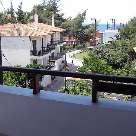 Stella Néos Marmarás