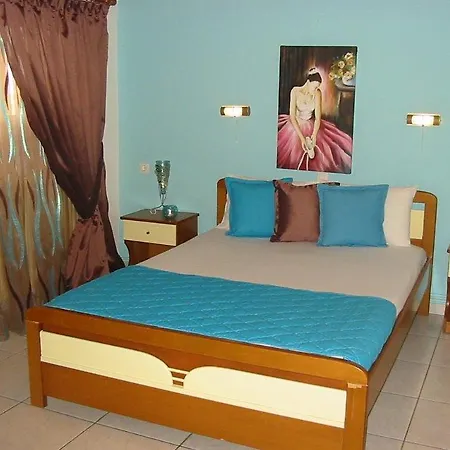 Stella Néos Marmarás